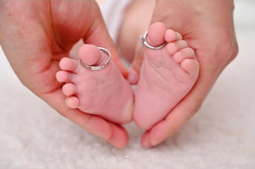 龙岩宝宝吃奶呕吐